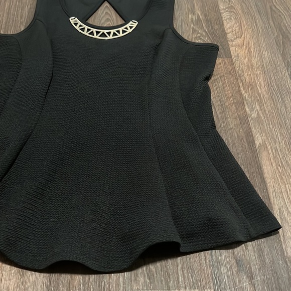 B Wear top - Picture 4 of 7